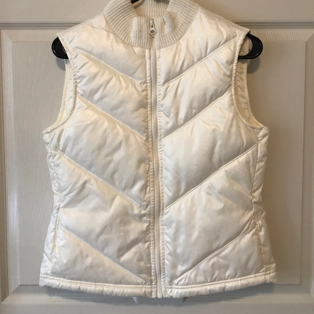 Old Navy - White/Cream Puffy Vest, NWT